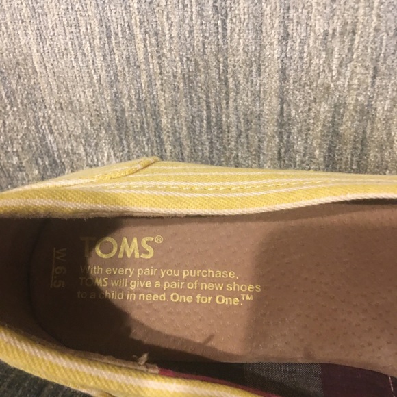 TOMS wedges yellow pinstripe. - Picture 6 of 8